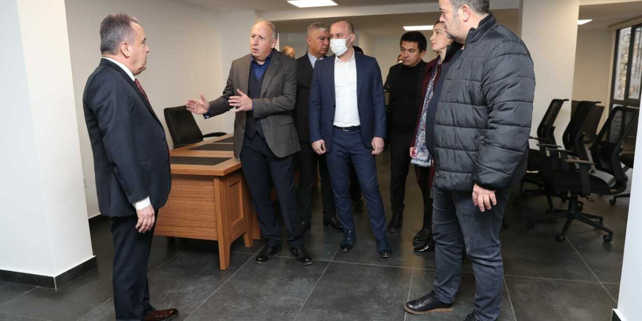 MUHİTTİN BÖCEK, ALANYA HİZMET BİNASINI İNCELEDİ