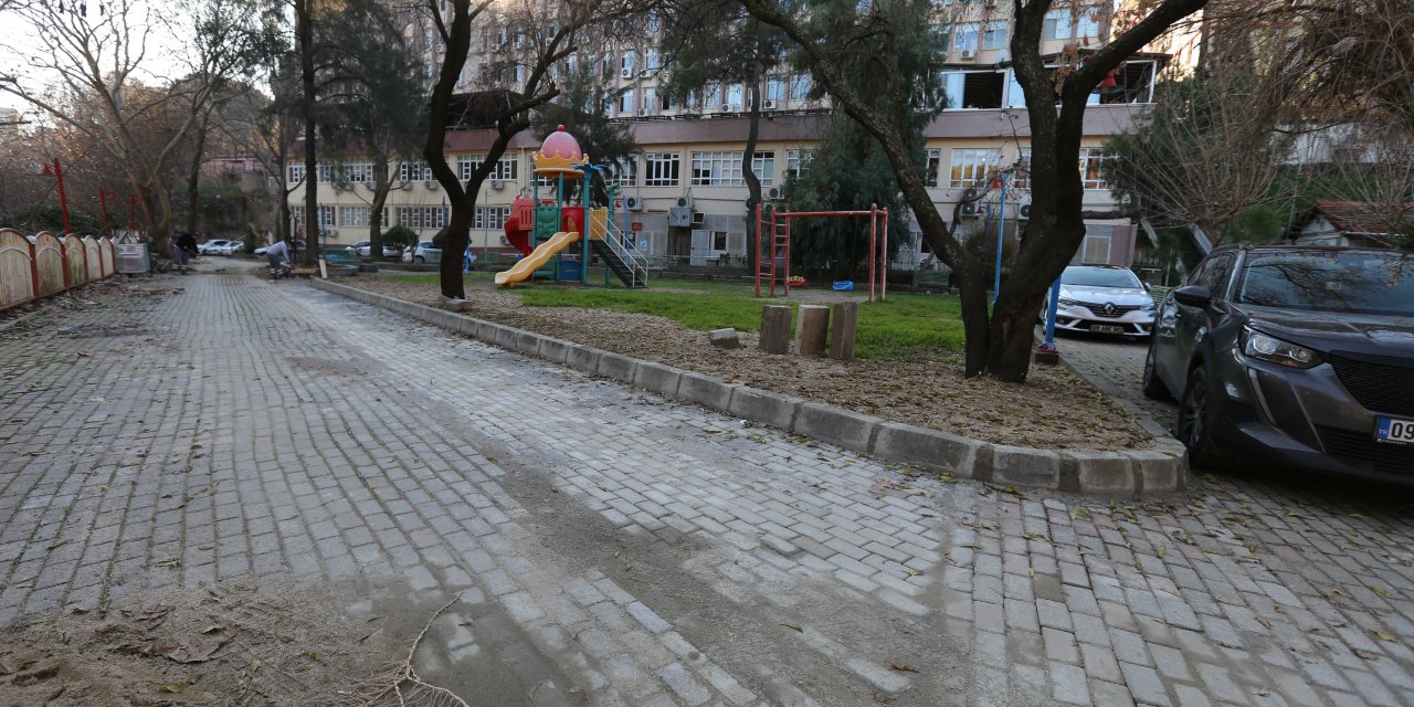 EFELER BELEDİYESİ'NDE YENİ YOL YAPIM ÇALIŞMALAR DEVAM EDİYOR