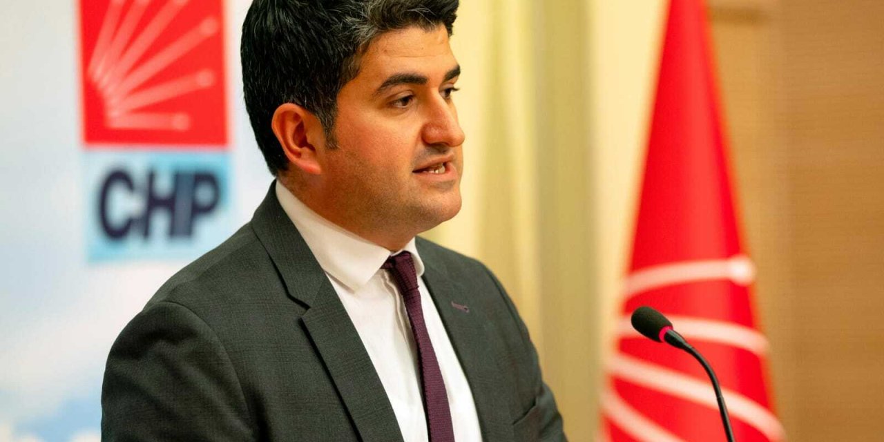 ADIGÜZEL’DEN BAKAN ÖZER’E: “PARTİSİNİN DİĞER YETKİLİLERİ GİBİ KENDİNİ VATANDAŞTAN, SOKAKTAN, HALKIN GERÇEKLERİNDEN İZOLE ETMİŞ OLMALI”