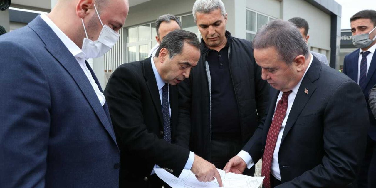 ANTALYA BÜYÜKŞEHİR BELEDİYE BAŞKANI MUHİTTİN BÖCEK GAZİPAŞA KÜLTÜR MERKEZİ İNŞAATINI İNCELEDİ