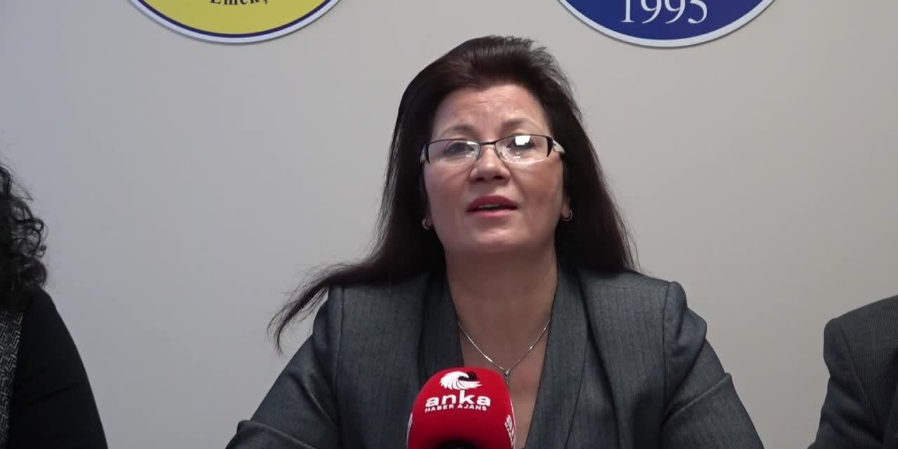 EĞİTİM SEN, "ÖĞRETMENLİK MESLEK KANUNU'NUN" GERİ ÇEKİLMESİ İÇİN TÜM SENDİKALARI ORTAK HAREKET ETMEYE ÇAĞIRDI