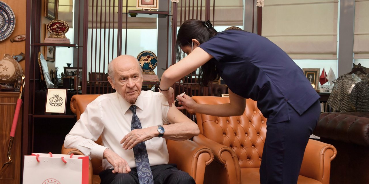 BAHÇELİ TURKOVAC AŞISINI OLDU