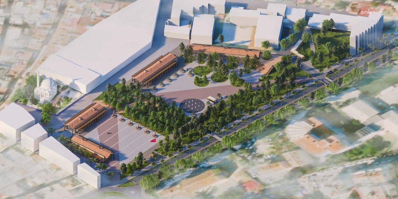 KUŞADASI KENT MEYDANI’NA KAVUŞUYOR