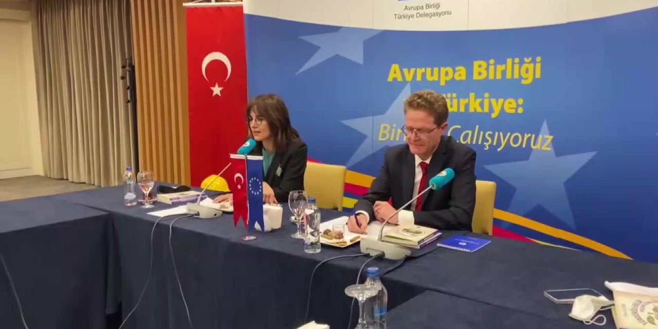 BESLENME UZMANI DİLARA KOÇAK: BİR İNSAN HAFTADA BİR KREDİ KARTI, ÖMRÜ BOYUNCA BİR ARABA LASTİĞİ YİYOR