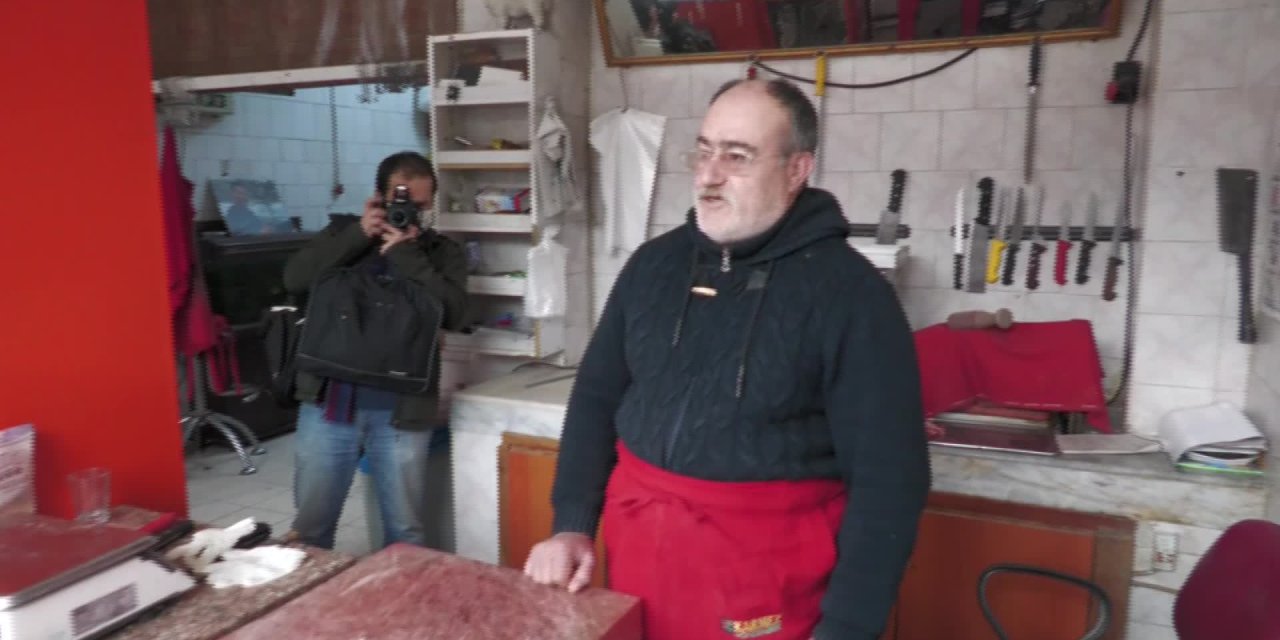 CHP HEYETİNİN DİNLEDİĞİ KARABURUN ESNAFI: “SEZONDA 1 TON ET SATIYORDUM ŞİMDİ 200 KİLO... KAJUNUN KİLOSU 300 LİRAYI GÖRDÜ, ARTIK GETİRMİYORUZ”