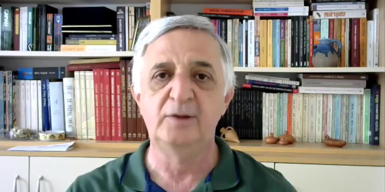 Tuvalet Giderine Sıkışan Kediyi İtfaiye Kurtardı