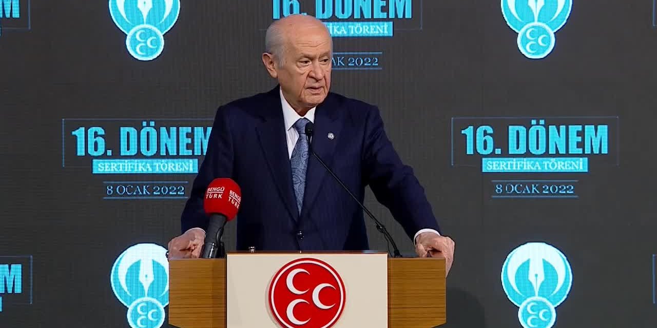 BAHÇELİ: SOKAĞA DÖKÜLSENİZ NE YAZAR, DÖKÜLMESENİZ NE ÇIKAR