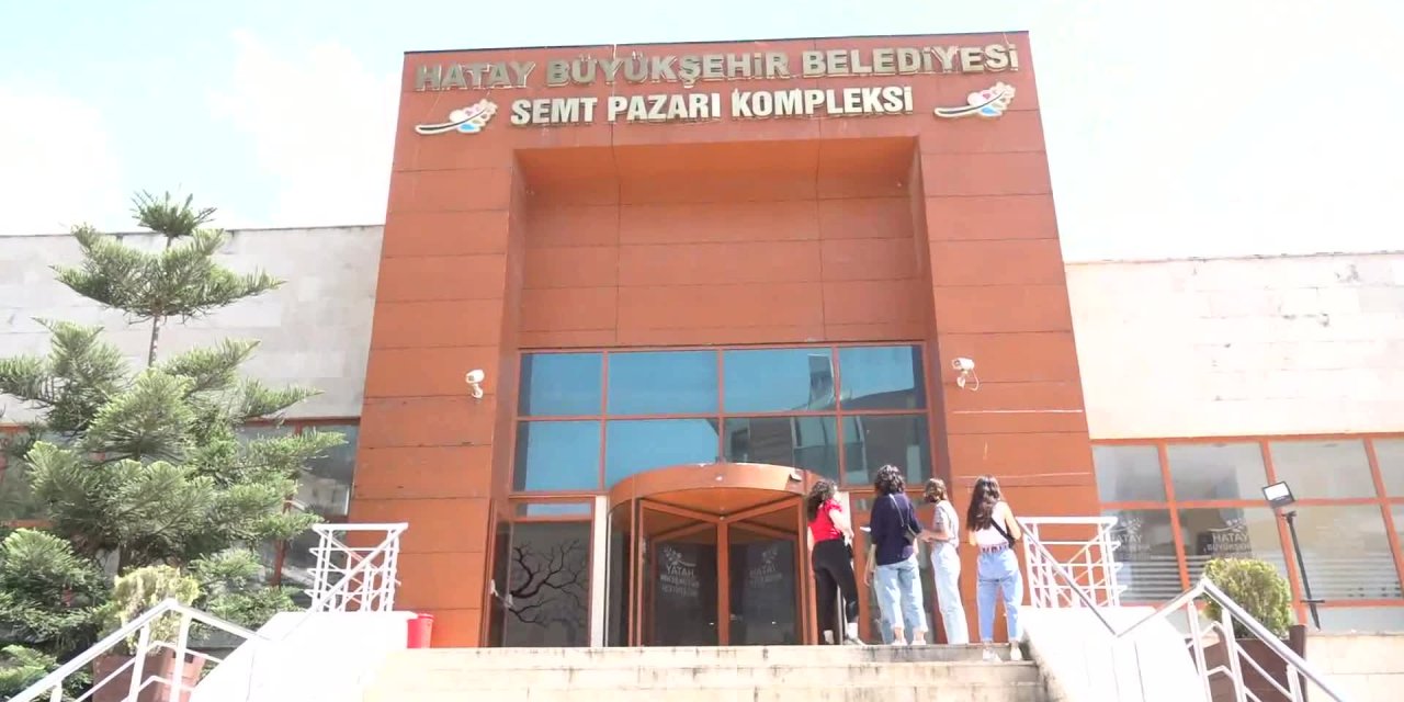 HATAY BELEDİYE BAŞKANI SAVAŞ, HATMEK KURSİYERLERİ SERGİSİNİN AÇILIŞINI YAPTI