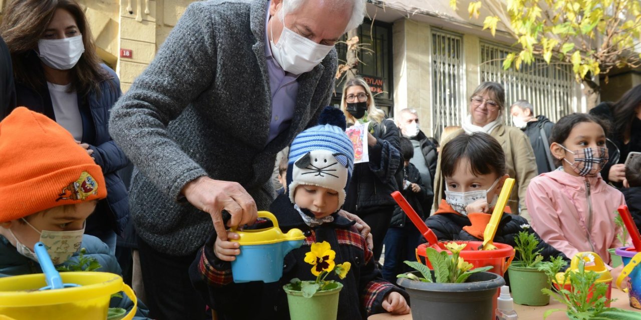 ŞİŞLİ SOKAKLARI, ÇOCUK SESLERİYLE ŞENLENDİ