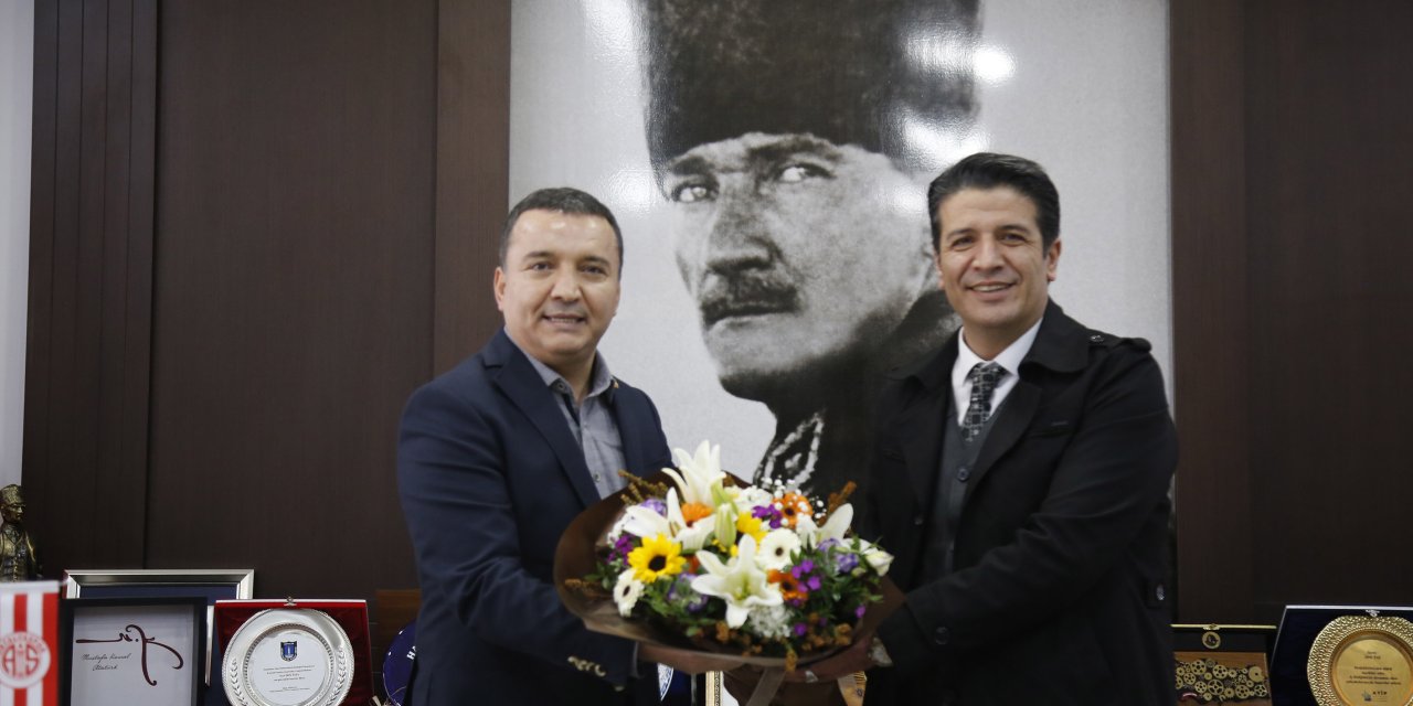 DÖŞEMEALTI BELEDİYE BAŞKANI GENÇ'TEN ANTALYA GAZETECİLER CEMİYETİ'NE ZİYARET