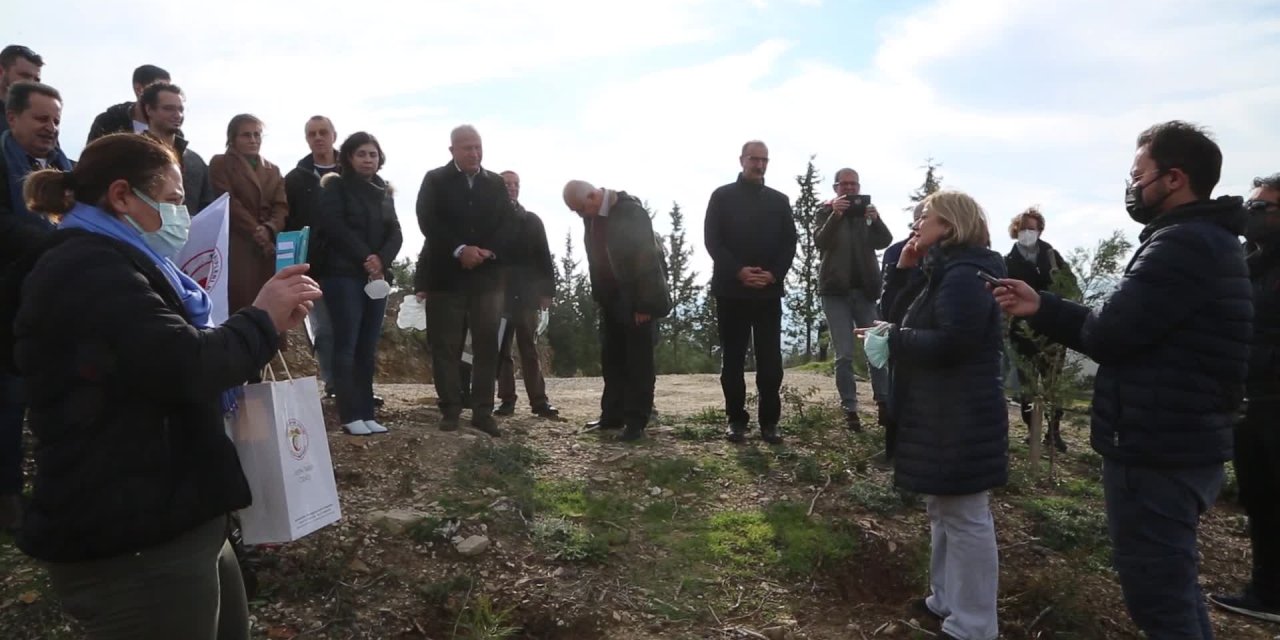 EFELER'DE SAĞLIK KAHRAMANLARI İÇİN HATIRA KORUSU