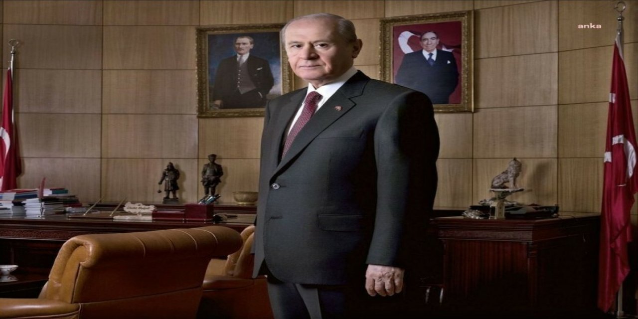 BAHÇELİ: KALEMİNİN VE FİKRİYATININ ONURUYLA ÇALIŞAN GAZETECİLERİMİZİN GÜNÜNÜ KUTLUYORUM