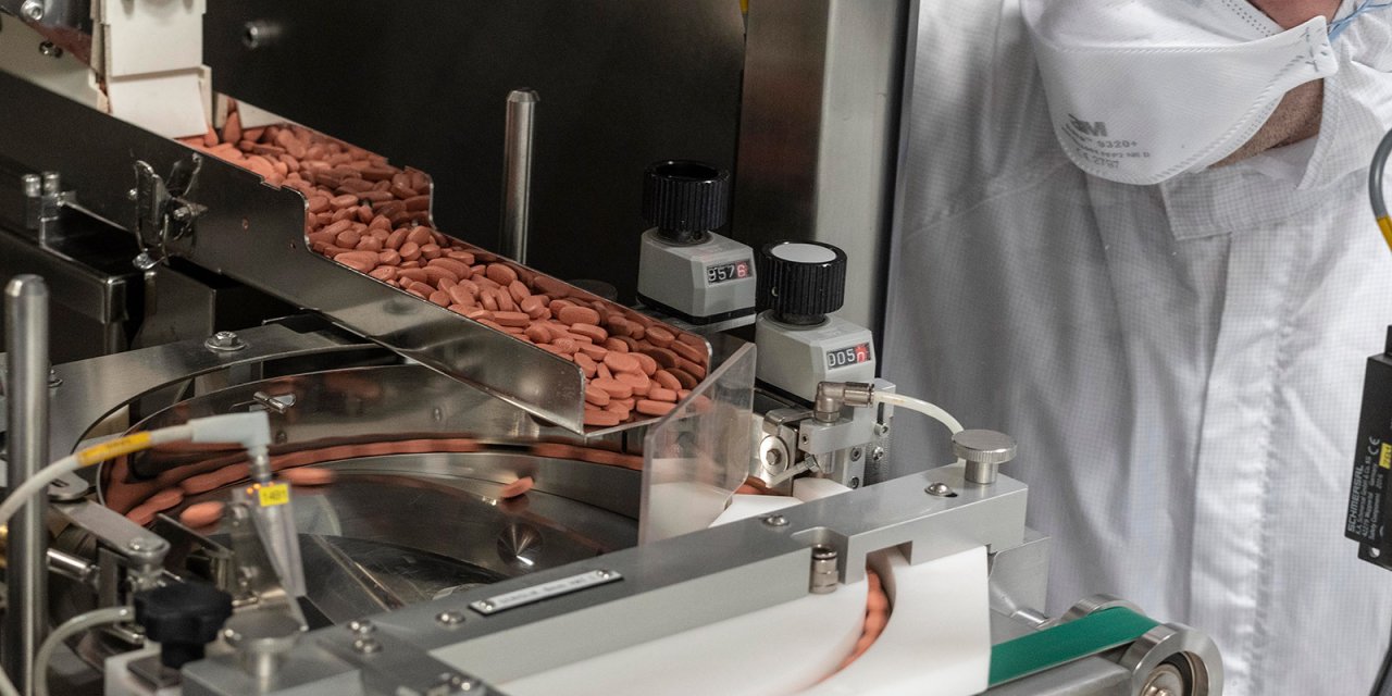 ABDİ İBRAHİM 'YERİNDE İHRACAT BELGESİ' ALAN İLK İLAÇ ŞİRKETİ OLDU