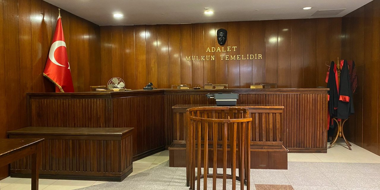 TRAFİKTE TARTIŞTIĞI KİŞİYE BEYZBOL SOPASIYLA SALDIRAN TAKSİCİ TUTUKLANDI