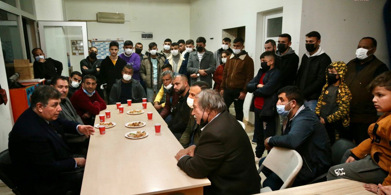 KARŞIYAKA BELEDİYE BAŞKANI CEMİL TUGAY'DAN ROMAN GENÇLERE DESTEK