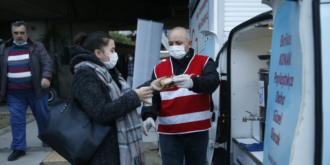 KONAK BELEDİYESİ'NDEN İZMİRLİLER'E SABAH ÇORBASI