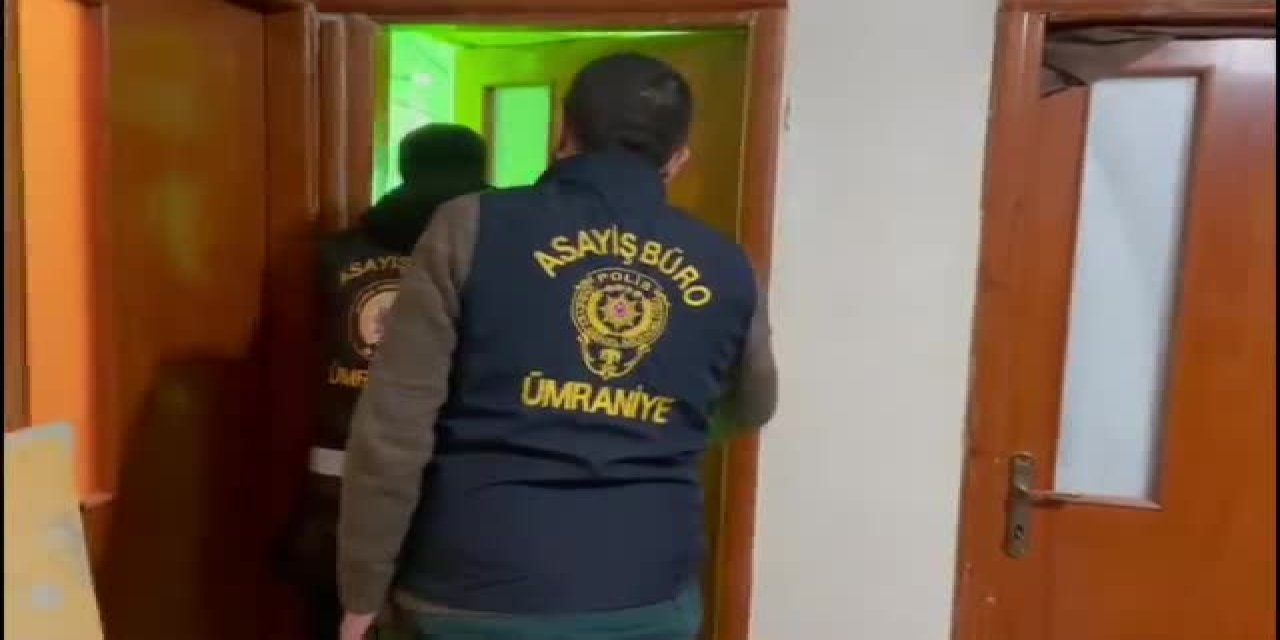 İSTANBUL'DA EVİNDE UYUŞTURUCU İMALATI YAPAN BİR KİŞİ YAKALANDI