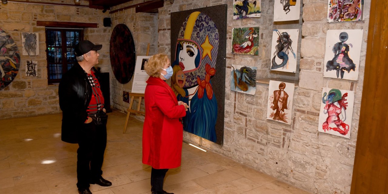 KUŞADASI BELEDİYESİ İBRAMAKİ SANAT GALERİSİ’NDE "İLLÜZYON" VAR