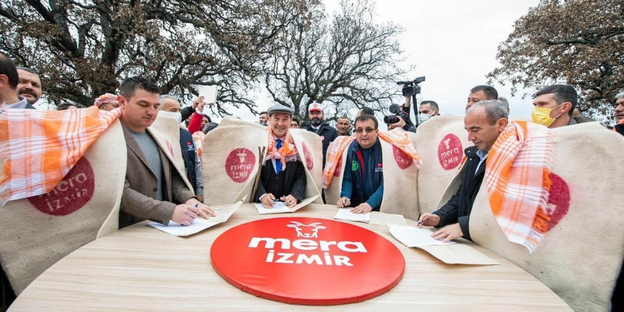 SEFERİHİSAR’DA KÜÇÜKBAŞ ÜRETİCİSİNE BÜYÜKŞEHİR’DEN DESTEK