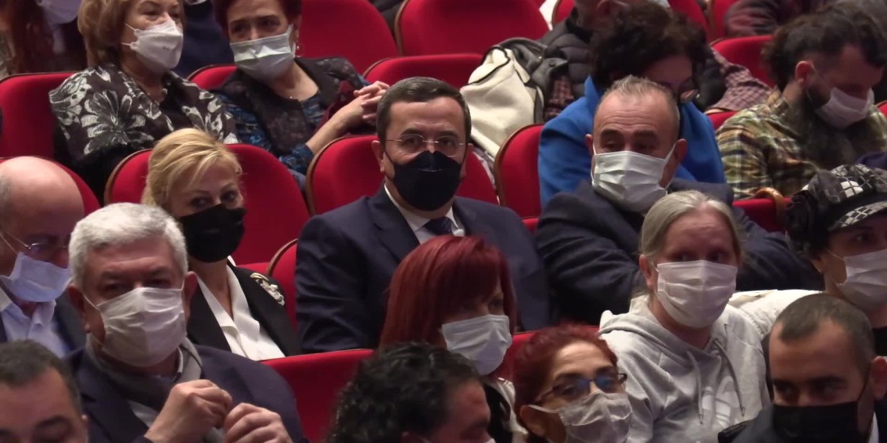 EFLATUN NURİ KARİKATÜR YARIŞMASI'NIN ÖDÜL TÖRENİNDE 'ÖZGÜR BASIN' VURGUSU