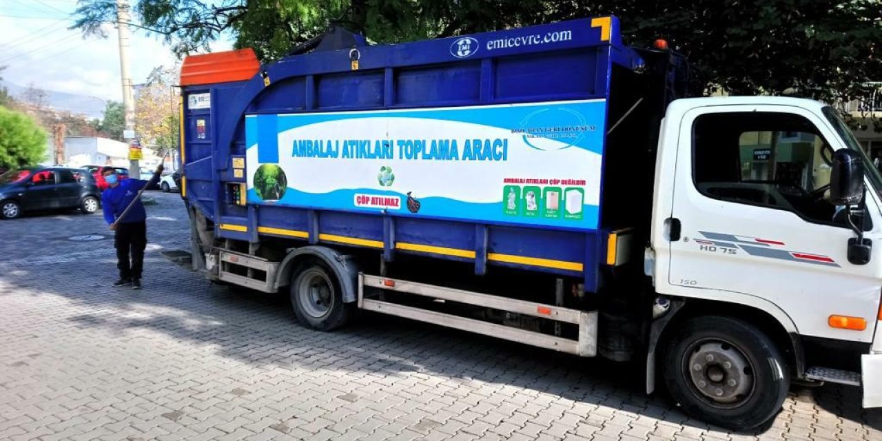 BAYRAKLI BELEDİYESİ'NDEN GERİ DÖNÜŞÜM ATAĞI