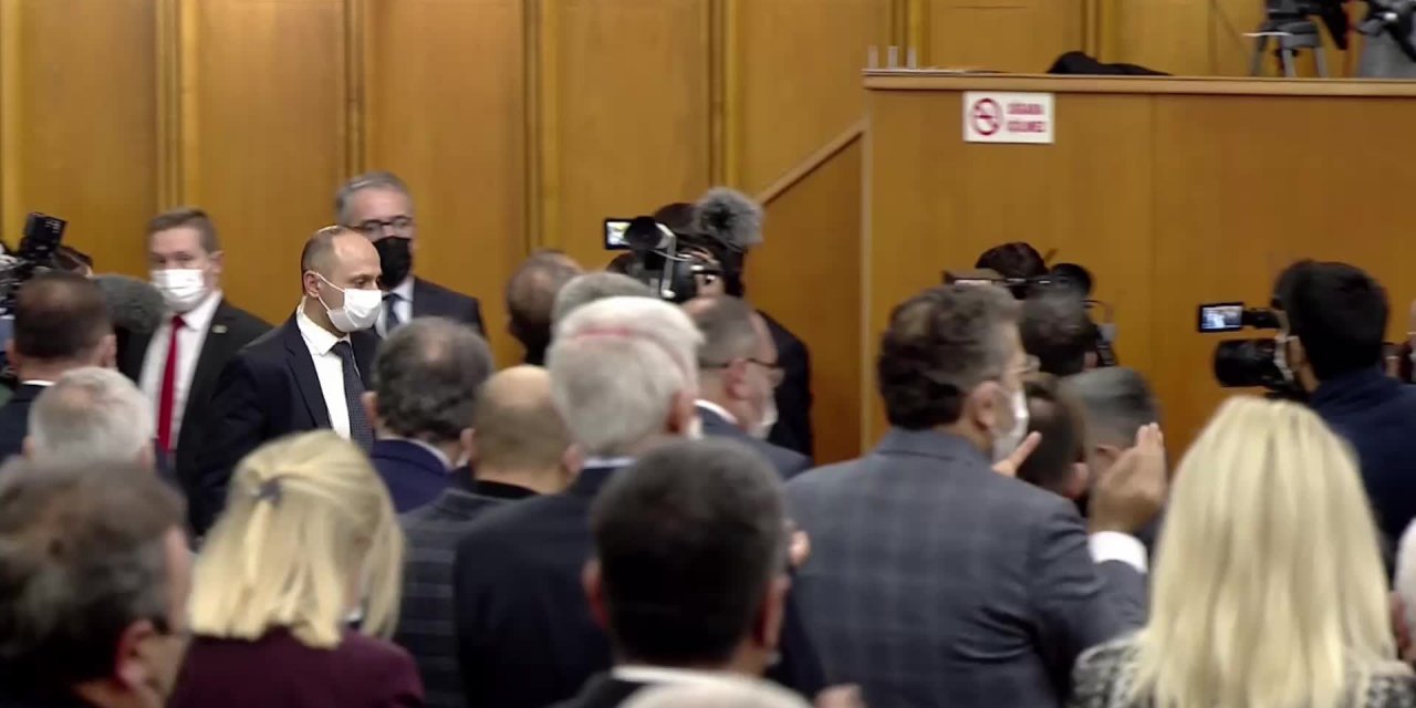 AKŞENER: "O ÇOCUKLARIN HAYALLERİNİ ELİNDEN ALDINIZ SAYIN ERDOĞAN"