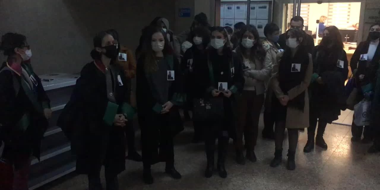 ORHAN DÖNMEZ'İN ÖLDÜRDÜĞÜ AVUKAT DİLARA YILDIZ İÇİN MESLEKTAŞLARI EYLEM YAPTI: "FAİL İSTANBUL SÖZLEŞMESİ’NDEN VAZGEÇENLER"