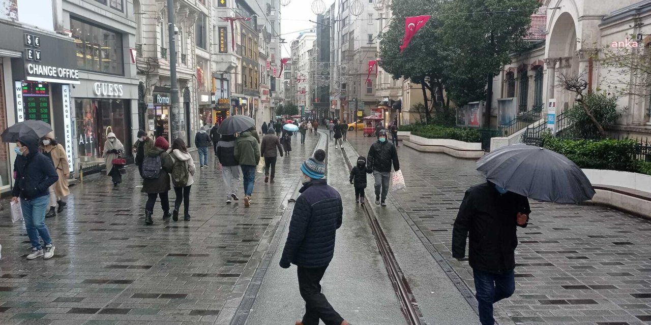 İSTANBUL'DA KAR YAĞIŞI BAŞLADI: İBB, 60 FARKLI NOKTAYA, BUZLANMA ERKEN UYARI SİSTEMİ KURDU