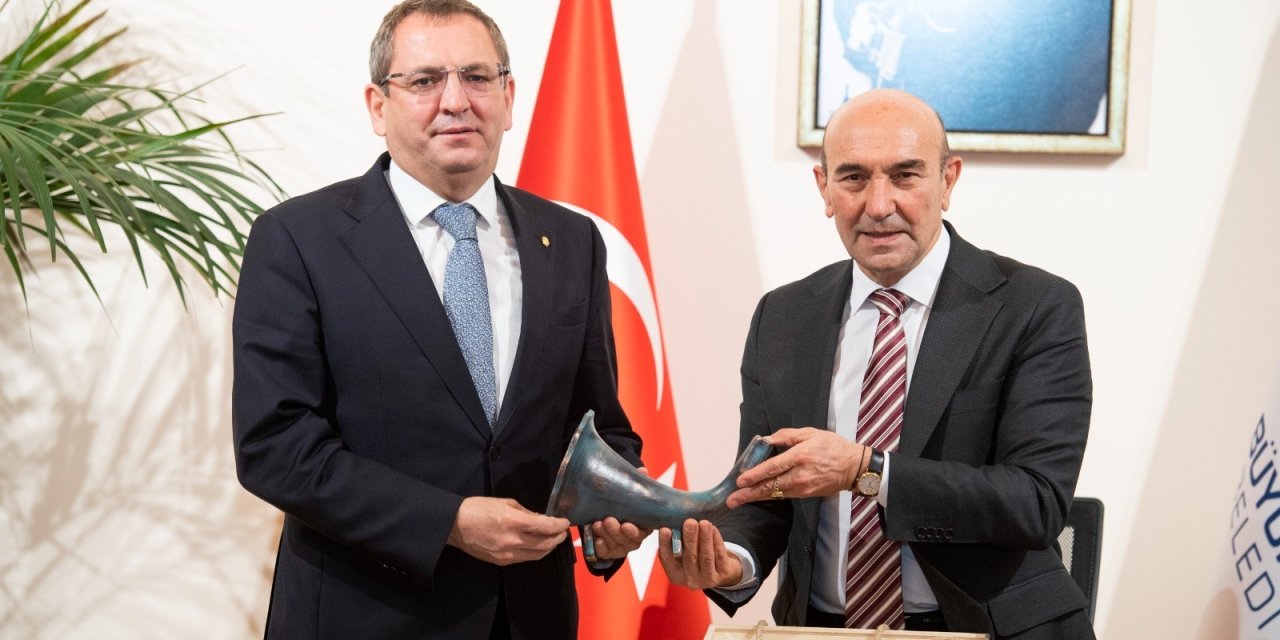 BAŞKAN SOYER, AYVALIK BELEDİYE BAŞKANI ERGİN’İ AĞIRLADI