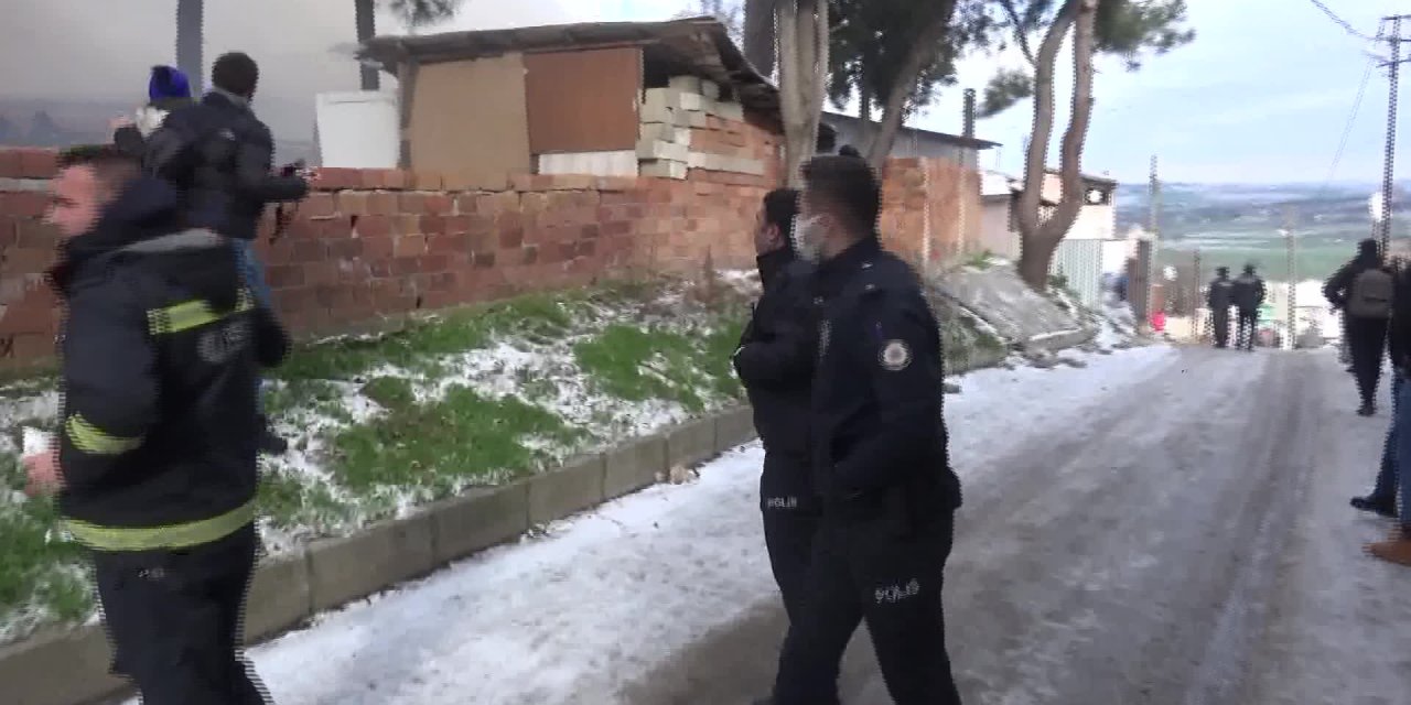 EDİRNE'DE ÇIKAN YANGINDA 3 EVDE ZARAR GÖRDÜ