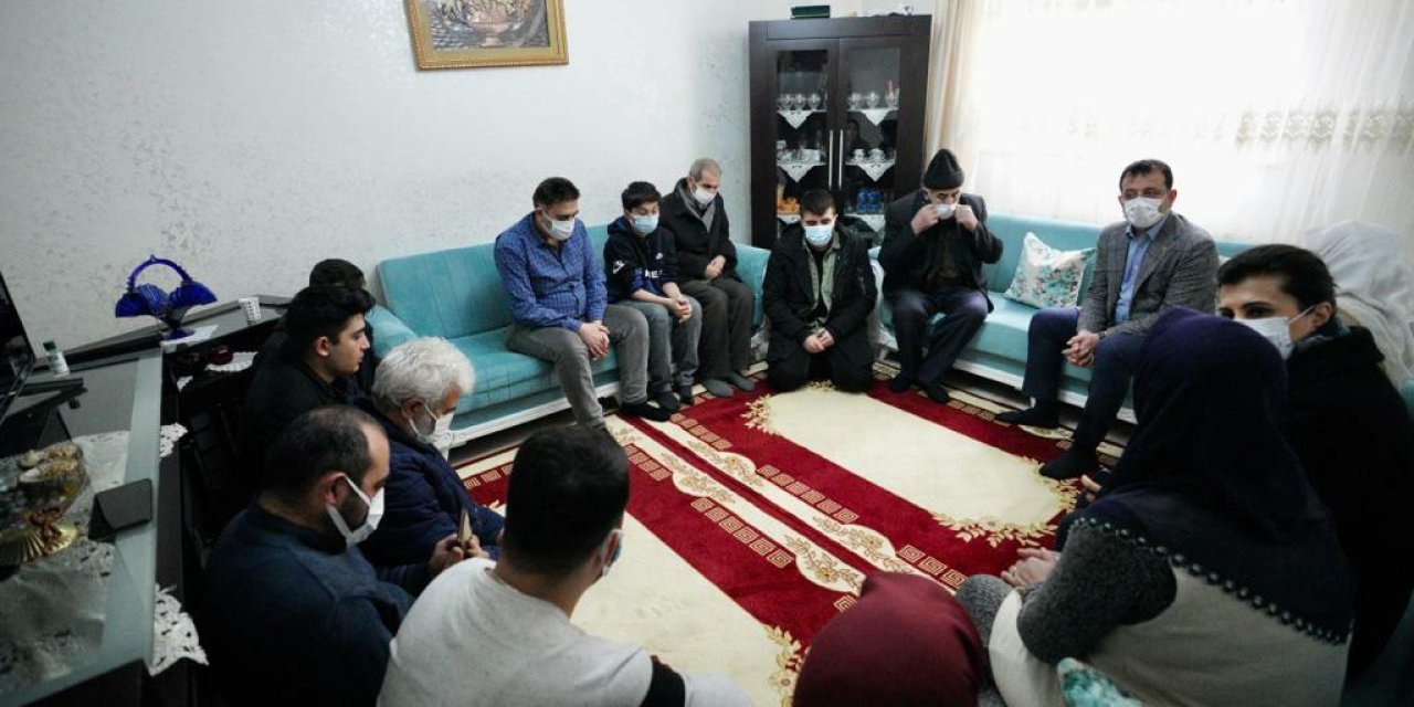 İMAMOĞLU’NDAN ŞEHİT PİYADE ONBAŞI ENES KOÇ’UN AİLESİNE TAZİYE ZİYARETİ