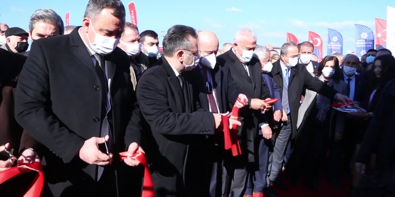 EFELER BELEDİYE BAŞKANI ATAY, AYDIN TARIM FUARI'NDA BELEDİYENİN ÜRÜNLERİNİ TANITTI