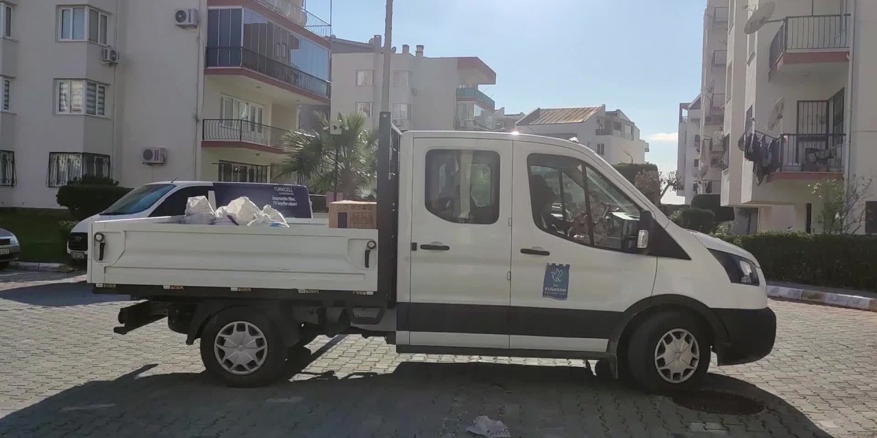KUŞADASI BELEDİYESİ’NİN “KARA KIŞ DESTEĞİ” SÜRÜYOR