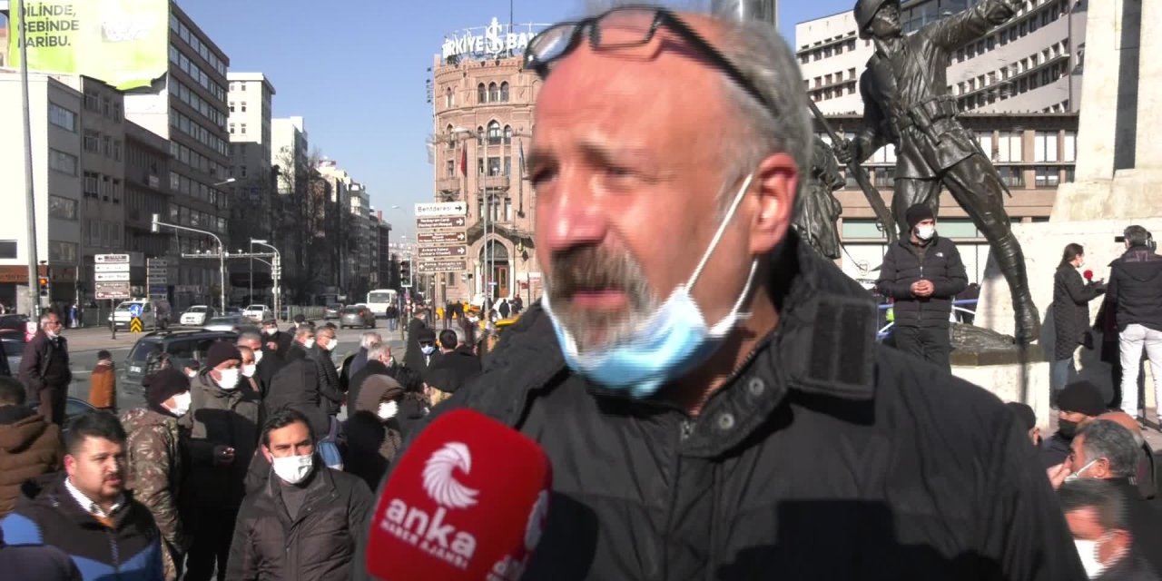 ANKARA’DAKİ EYT’LİLER: “5 MİLYON EYT’Lİ DEMEK, 20 MİLYON OY DEMEKTİR. SANDIK GELİNCE GÖRECEKLER”