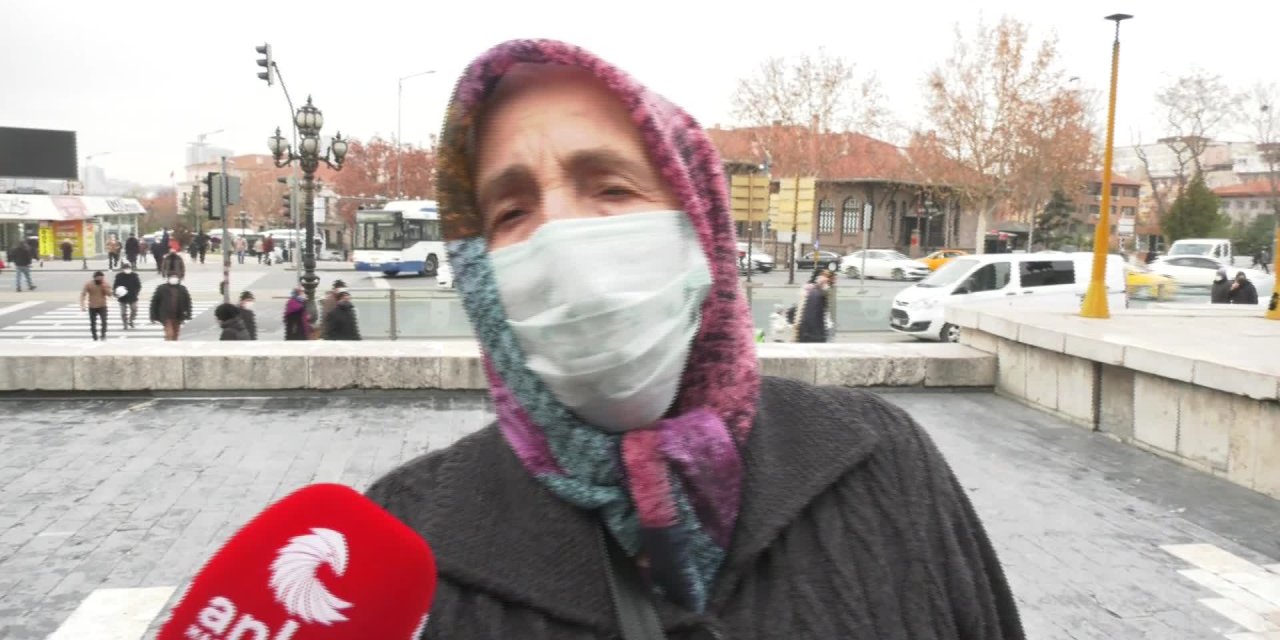 ANKARALI EMEKLİ KADIN: “2 MİLYAR 900 LİRA MAAŞ ALIYORUZ. ELEKTRİĞİMİZİ, SUYUMUZU, MUTFAĞIMIZI, DOKTORUMUZU DÜŞÜNÜN. NASIL GEÇİNİRSİN? NE KALIR GERİYE?”