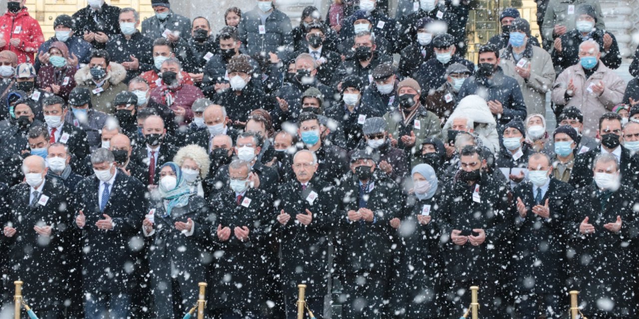 KILIÇDAROĞLU, MİLLET PARTİSİ GENEL BAŞKANI EDİBALİ İÇİN TBMM’DE DÜZENLENEN CENAZE TÖRENİNE KATILDI