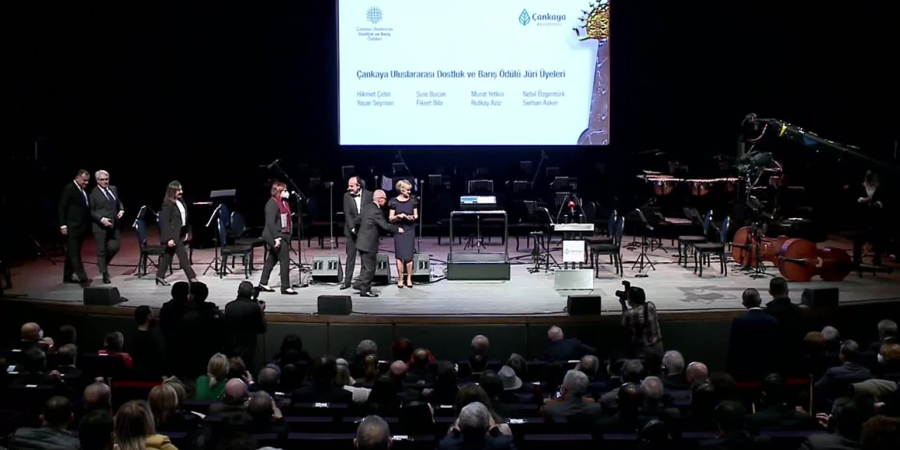 ÇANKAYA ULUSLARARASI DOSTLUK VE BARIŞ ÖDÜLLERİ, PAPANDREOU VE LİVANELİ’YE VERİLDİ