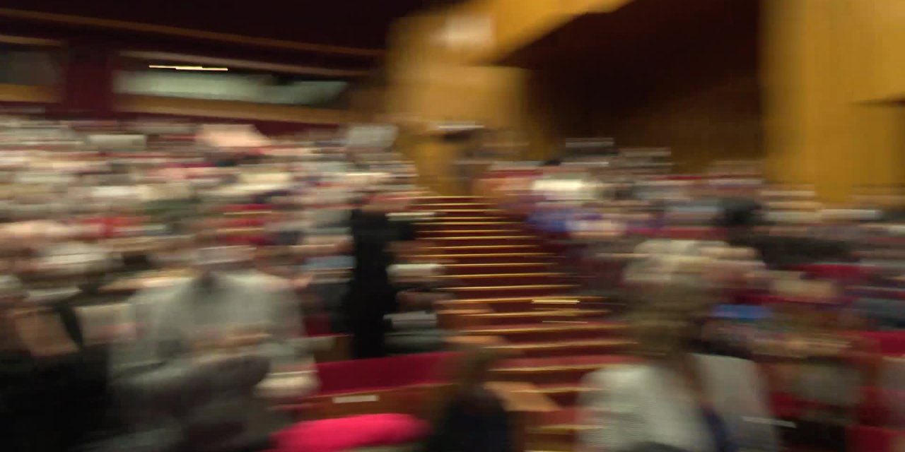 İMAMOĞLU: BU ÜLKEDE GENÇLERİN UMUTLARINI KESMEMELERİ İÇİN, NAZIM’IN RUHUNUN HEPİMİZLE VAR OLMASI VE O ŞEKİLDE MÜCADELE ETMESİ ŞARTTIR