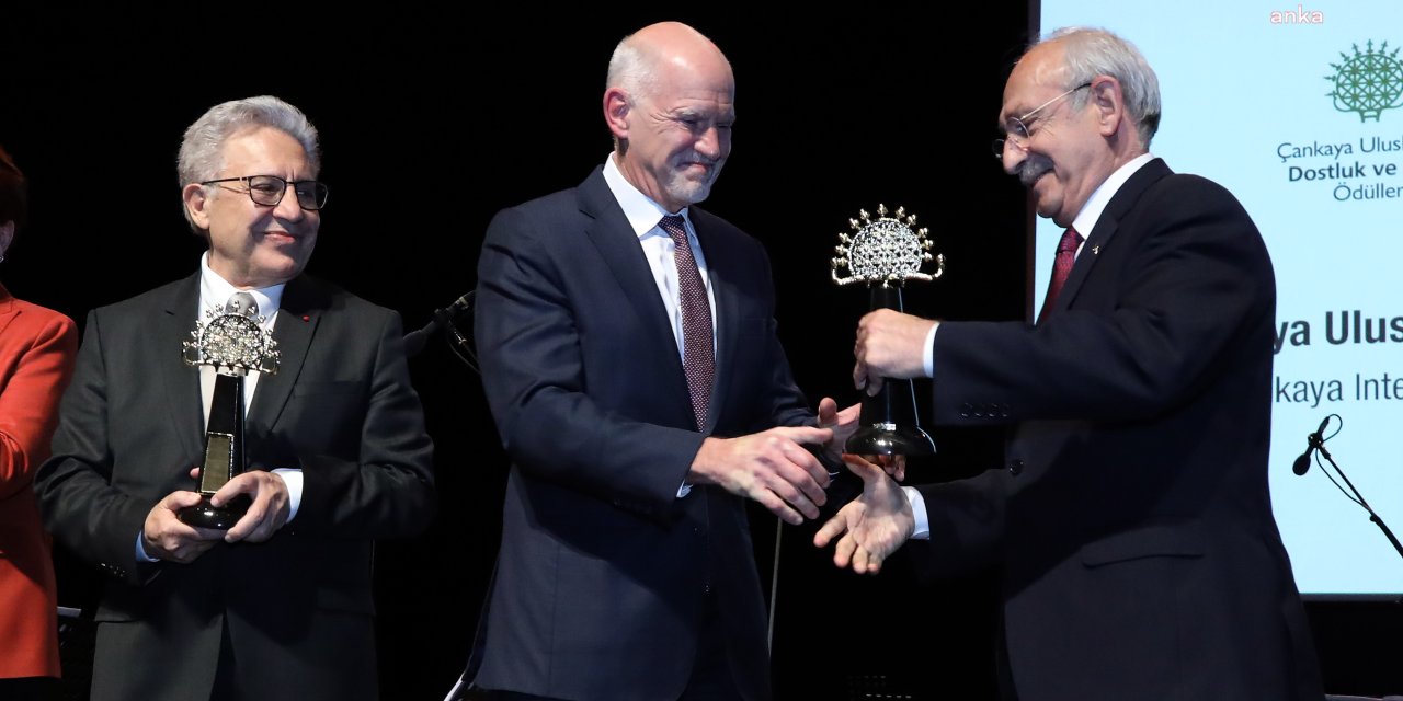 ÇANKAYA ULUSLARARASI DOSTLUK VE BARIŞ ÖDÜLÜ PAPANDREOU VE LİVANELİ’YE VERİLDİ