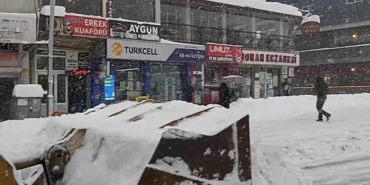 TUNCELİ’DE KAR YAĞIŞI: BEBEĞİ HASTANEYE ZABITA ULAŞTIRDI