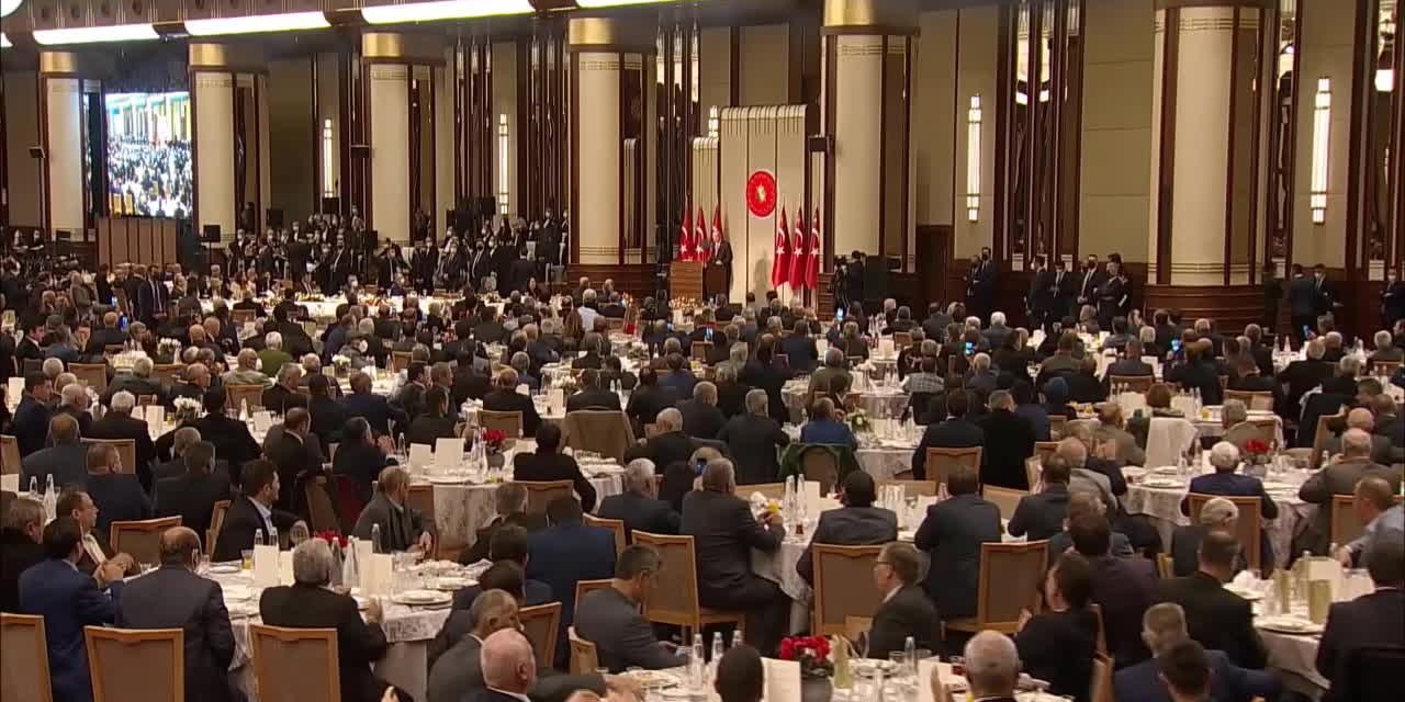 ERDOĞAN: "SIKINTILARIMIZ, BUNLARIN YANINDA UMUTLU OLMAK İÇİN DE ÇOK SEBEBİMİZ VAR"