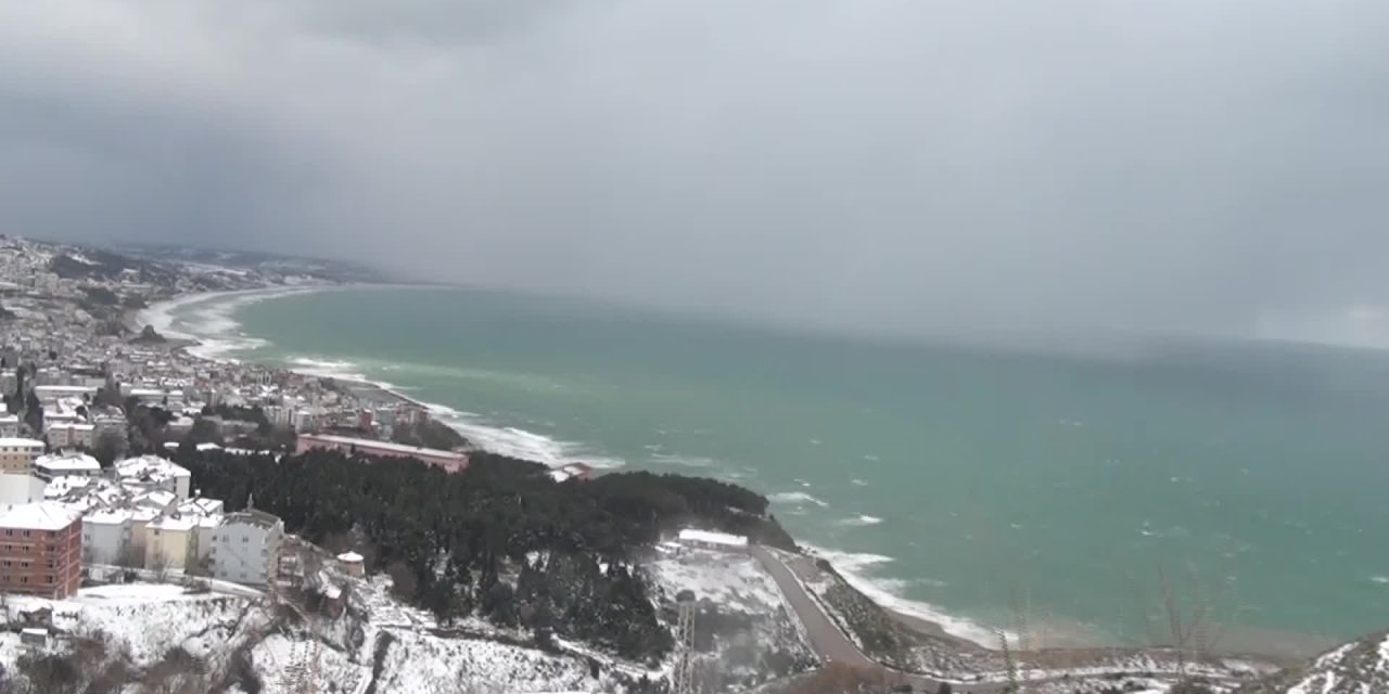 KARLI HAVA KÜTLESİNİN DENİZ ÜZERİNDEN KENTE YAKLAŞMASI GÖRÜNTÜLENDİ