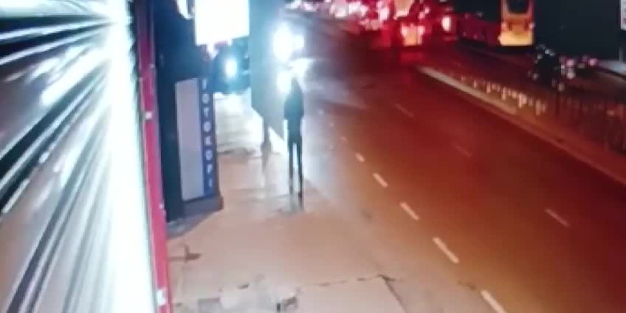 İSTANBUL’DA ÜNİVERSİTE ÖĞRENCİSİNE KALDIRIMDA TAŞLA SALDIRAN KİŞİ TUTUKLANDI