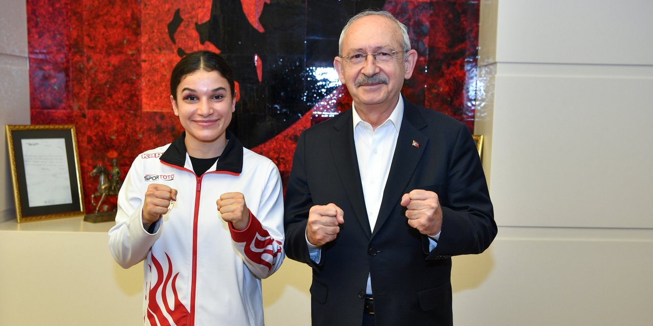KILIÇDAROĞLU, KİCK BOKS ŞAMPİYONU ERİVAN BARUT VE ANTRENÖRÜ TAYAM’I KABUL ETTİ