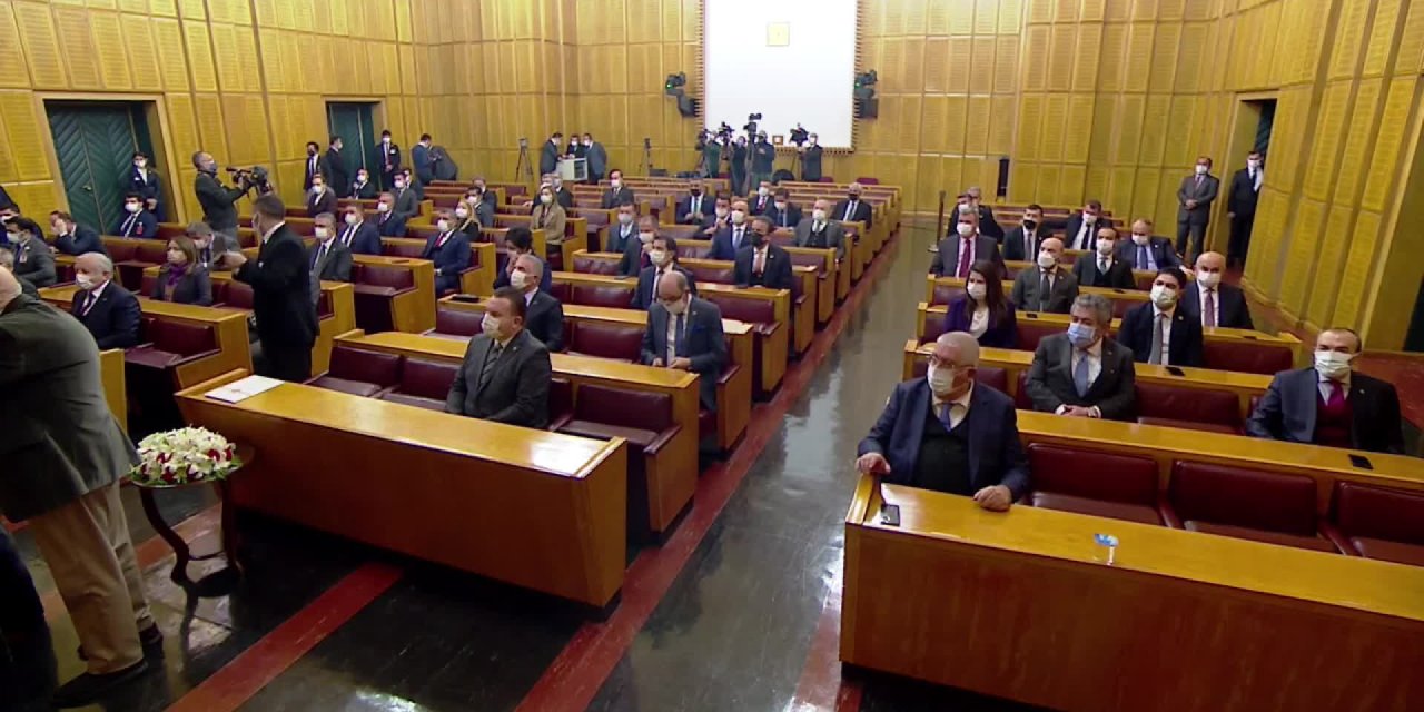ABDULHAMİT GÜL'Ü ÖVEN BAHÇELİ: "İMAMOĞLU GÖREVDEN AFFINI İSTEMELİ"