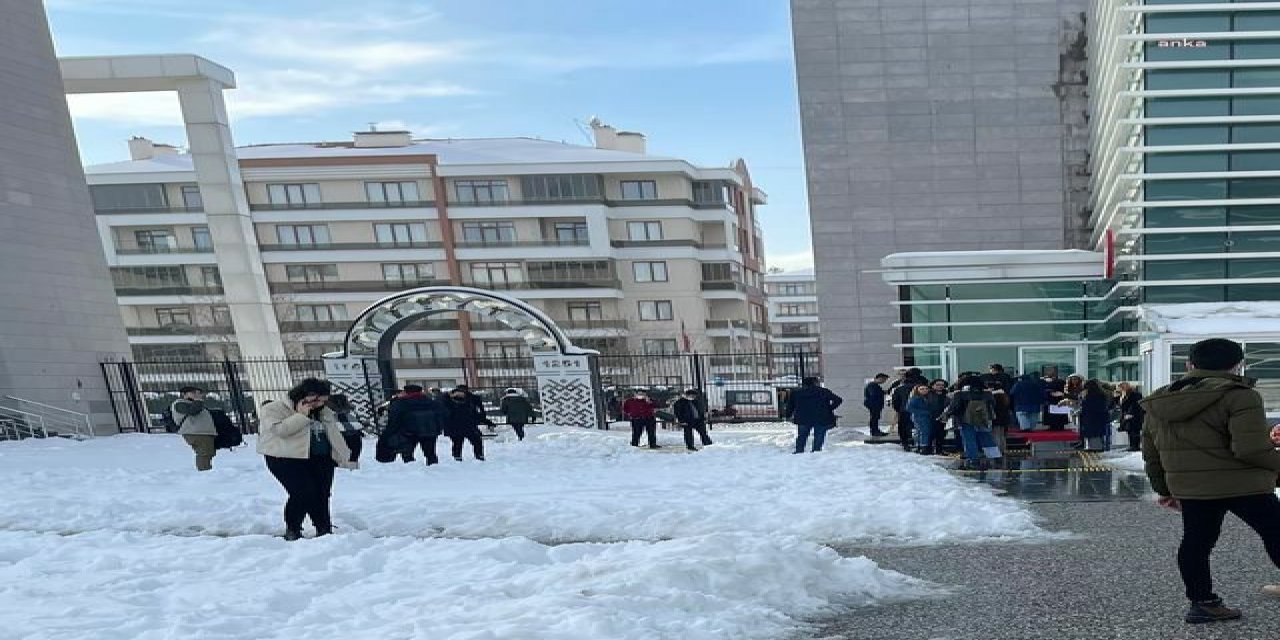 KONYA’DA ÜNİVERSİTE ÖĞRENCİLERİ, ÖĞLE YEMEĞİNİN ARDINDAN ZEHİRLENME ŞÜPHESİ İLE HASTANEYE KALDIRILDI