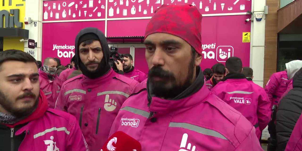 YEMEK SEPETİ KURYELERİ 'ZAM' TALEBİYLE KONTAK KAPATTI