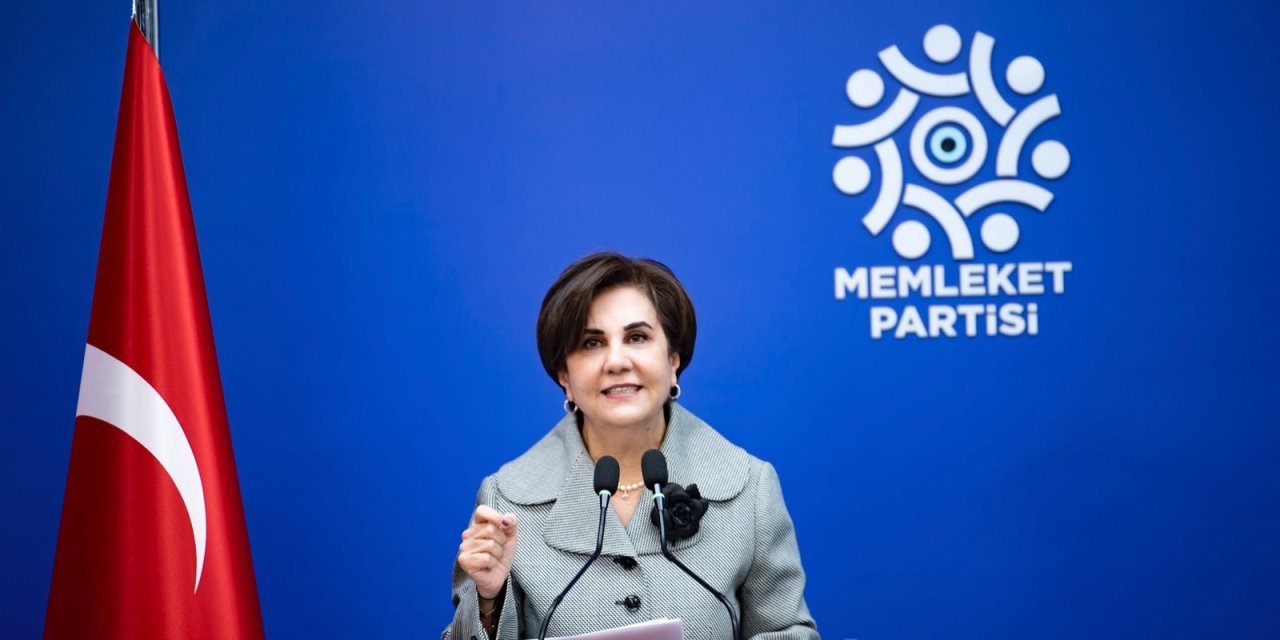 GAYE USLUER'DEN SAĞLIK BAKANI KOCA'YA: "CEHALETİNİZ ÖLDÜRÜYOR"
