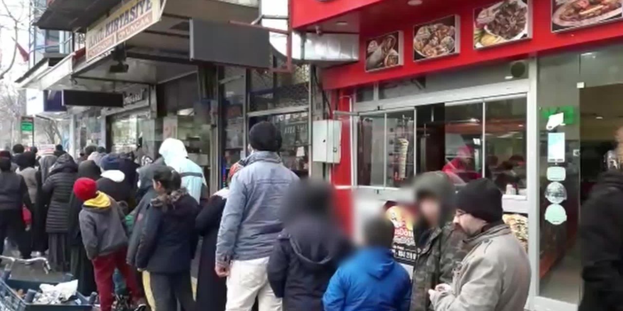 ADIYAMAN'DA EKMEK KUYRUĞU