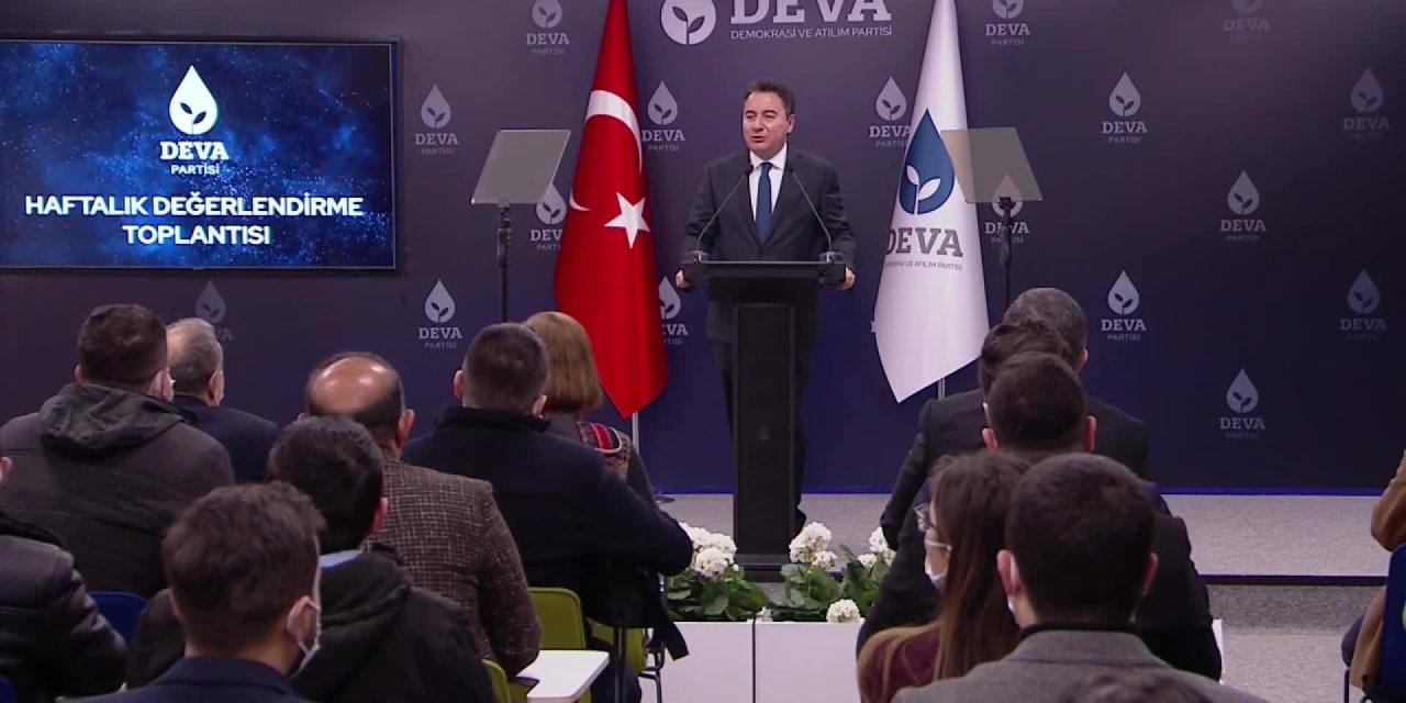 BABACAN: "ÖNCE ADETA MİLLETİN BACAKLARINI KIRIYORLAR, SONRA DA YÜRÜMESİ İÇİN KOLTUK DEĞNEĞİ SUNUYORLAR"